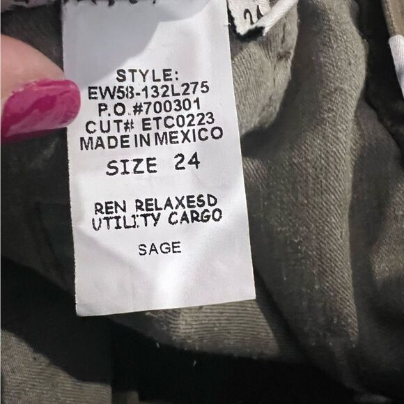 NWOT‎ ÉTICA REN CROPPED CARGO PANT women's size 24 in the color sage - Picture 9 of 12